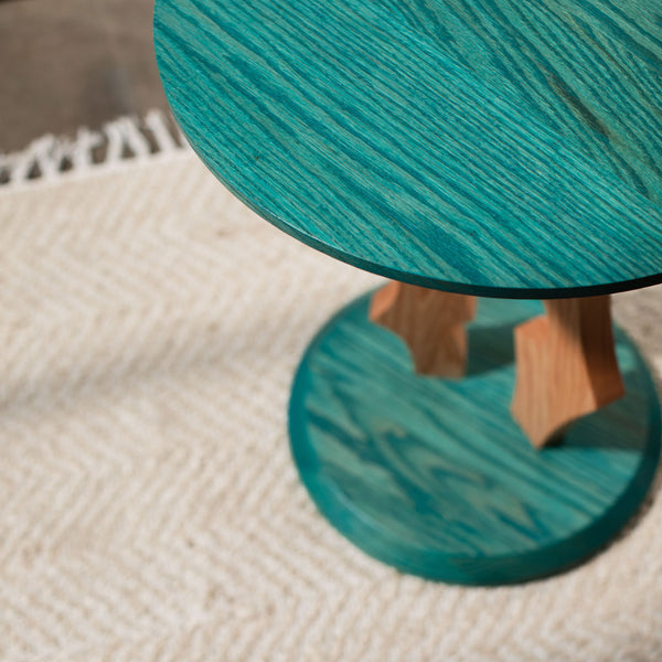 Tables dust furniture*