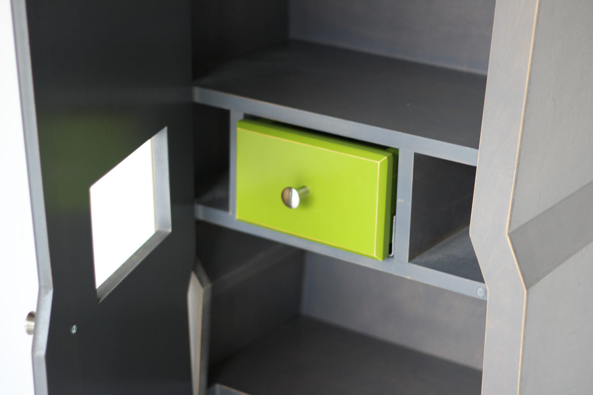 Drawer in Door Detail - Door Opening